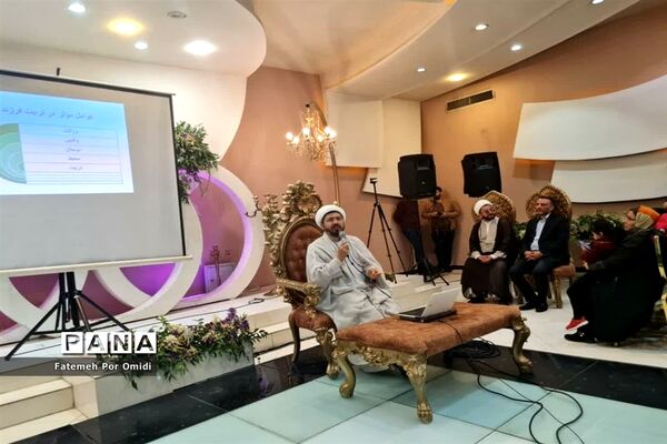 مراسم جشن تکلیف دانش‌آموزان منطقه احمدآباد مستوفی