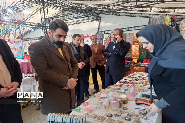 افتتاح نمایشگاه تولیدات دانش‌آموزی قومیت‌ها و بوم گردی منطقه۲