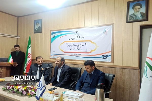 افتتاح نمایشگاه تولیدات دانش‌آموزی قومیت‌ها و بوم گردی منطقه۲