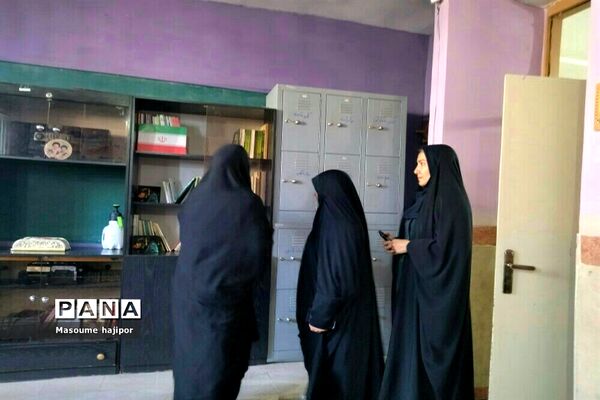 بازدید مدیر آموزش و پرورش جوادآباد از دبیرستان نوشین بختیاری