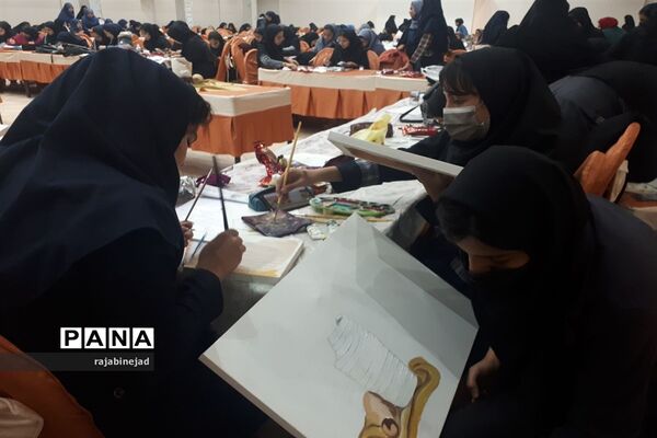 برگزاری جشنواره هنرهای تجسمی ویژه دختران ابرکوهی