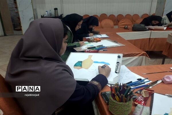 برگزاری جشنواره هنرهای تجسمی ویژه دختران ابرکوهی