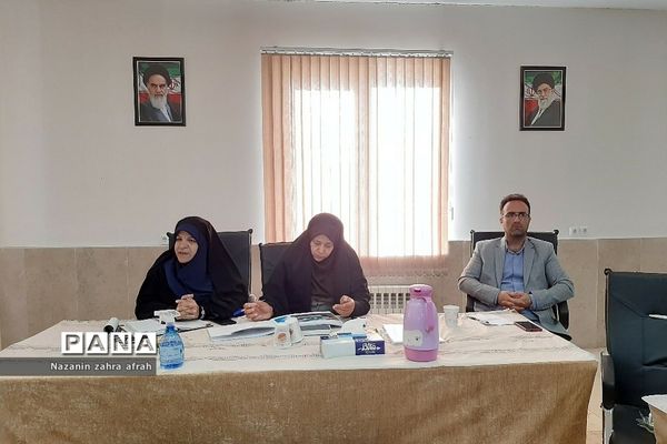 برگزاری نشست هم‌اندیشی مدیران متوسطه دوم در آموزش و پرورش رودهن