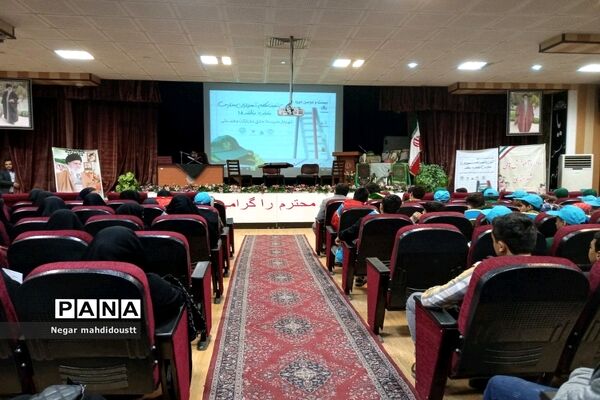 آیین تنفیذ احکام شهرداران مدارس در منطقه ١٨