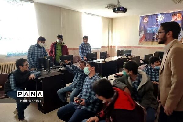 برگزاری جام مسابقات دیجیتالی با عنوان جانبازان پرافتخار در مدرسه شهید بهشتی رودهن