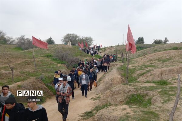 بازدید دانش‌آموزان منطقه ۱۳ از یادمان فتح‌المبین
