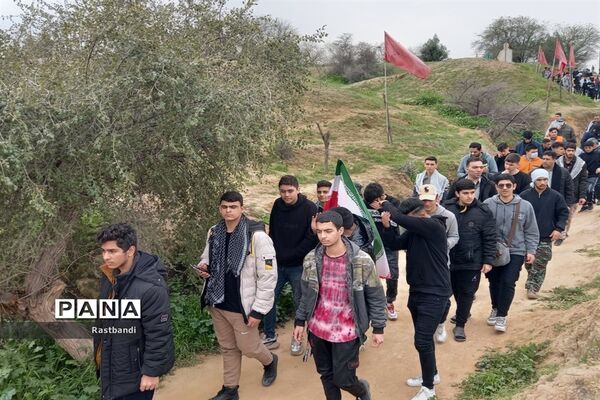 بازدید دانش‌آموزان منطقه ۱۳ از یادمان فتح‌المبین