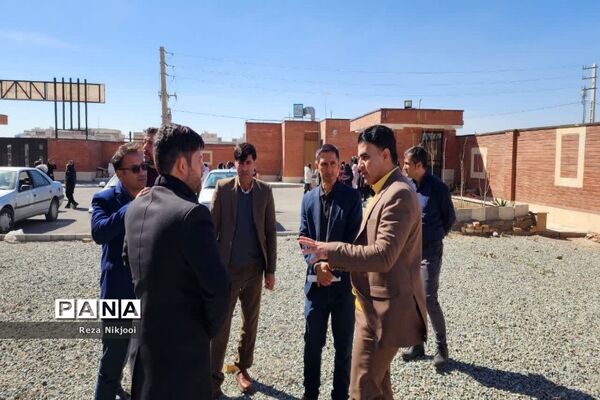 افتتاح زمین‌ چمن و بازدید از پروژه‌های ورزشی ناحیه یک بهارستان