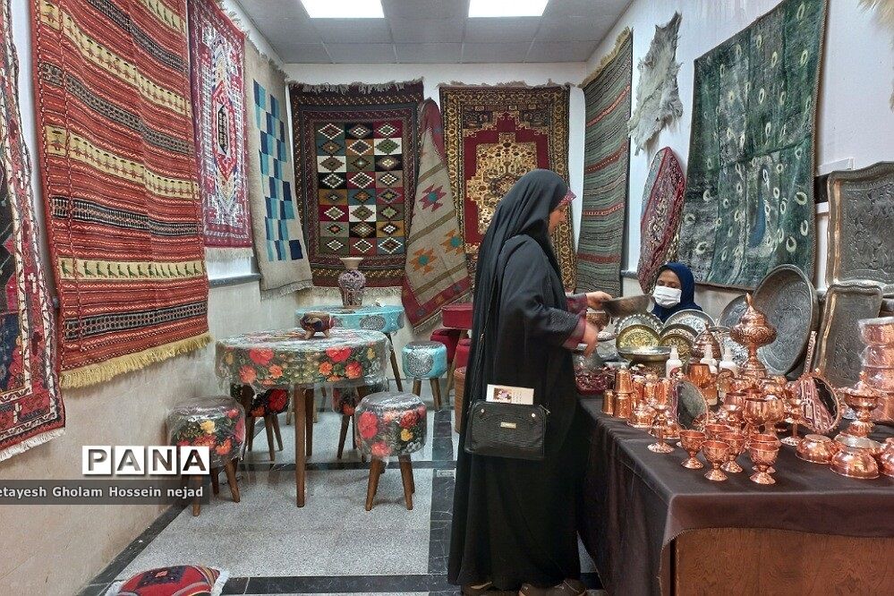 افتتاحیه  نمایشگاه صنایع دستی و عفاف و حجاب در شهرستان  قرچک