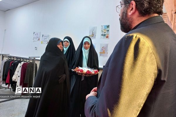 افتتاحیه  نمایشگاه صنایع دستی و عفاف و حجاب در شهرستان  قرچک