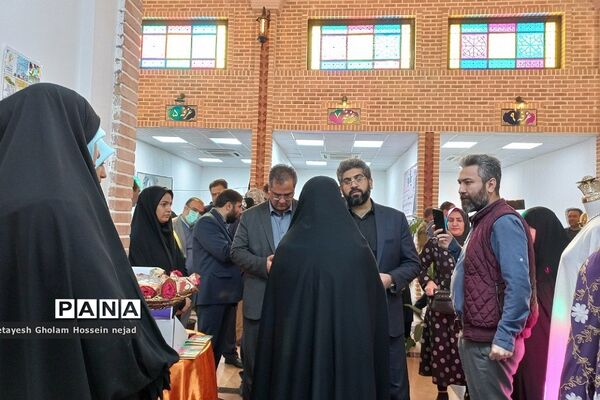 افتتاحیه  نمایشگاه صنایع دستی و عفاف و حجاب در شهرستان  قرچک
