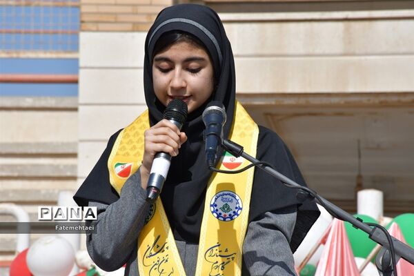 برگزاری مانور ۲۰۰۰ نفری تداوم انقلاب با یاوران انقلاب در اهواز