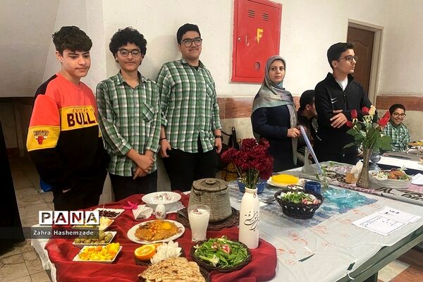 جشنواره غذا مدرسه استعدادهای درخشان شهید بهشتی ناحیه یک ری