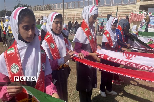 تداوم انقلاب با مانور بزرگ یاوران انقلاب پیشتاز ناحیه یک اهواز