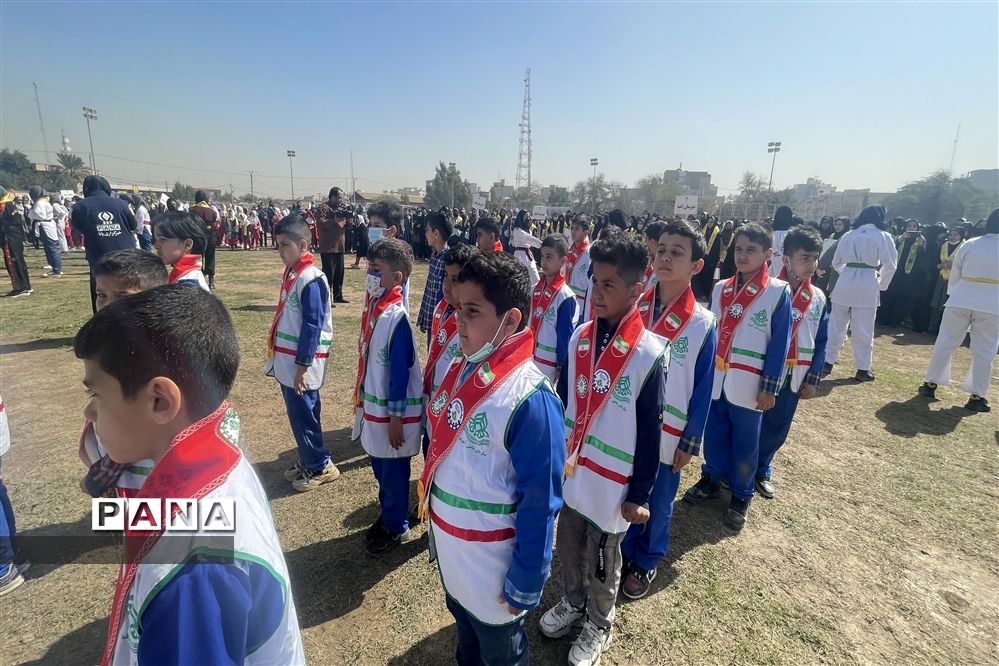 تداوم انقلاب با مانور بزرگ یاوران انقلاب پیشتاز ناحیه یک اهواز