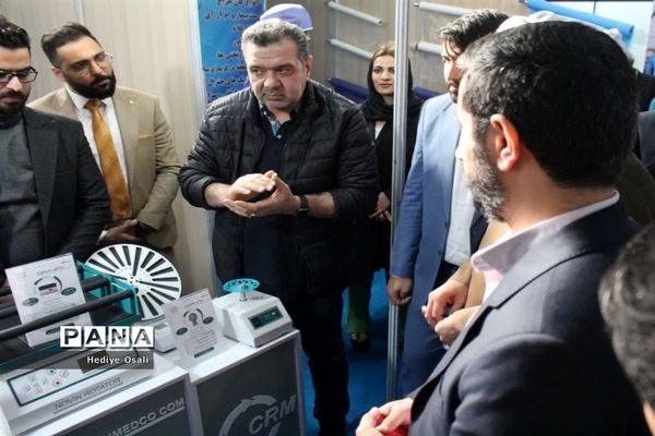 اولین نمایشگاه تخصصی تجهیزات پزشکی و دانش‌ بنیان شهرستان اسلامشهر