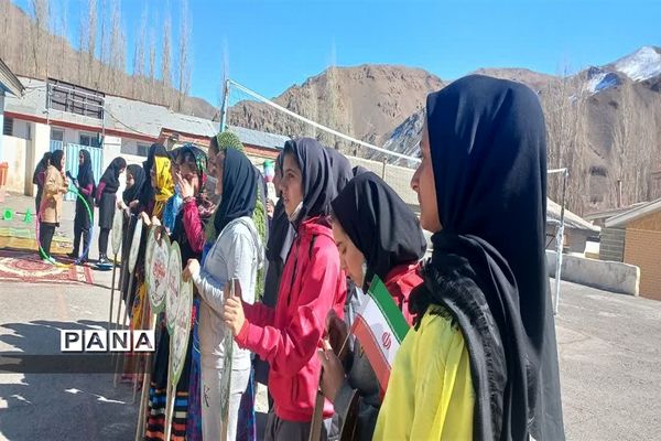 برگزاری المپیاد ورزشی درون مدرسه‌ای در بلده