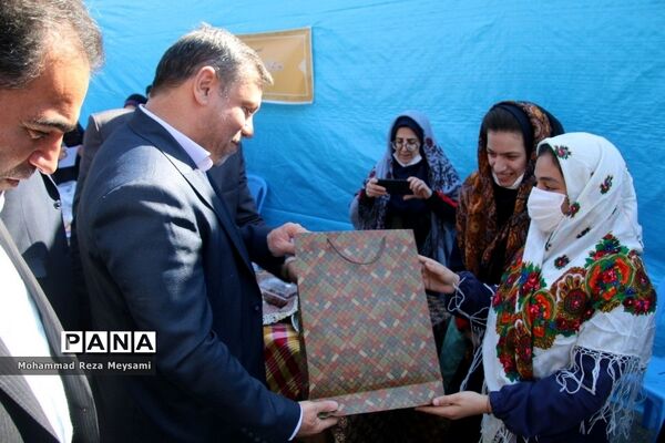 برپایی بازارچه خیریه توسط انجمن‌های اولیا و مربیان استان سمنان