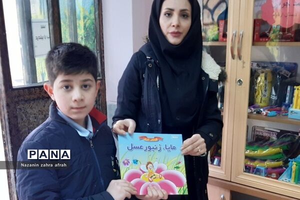 فعالیت‌های کتابخوانی در دبستان ارشاد رودهن