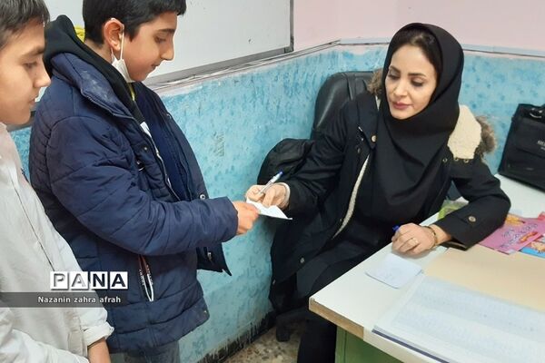 فعالیت‌های کتابخوانی در دبستان ارشاد رودهن