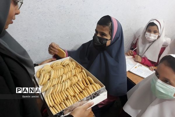 برگزاری اعیاد شعبانیه در مدارس رودهن