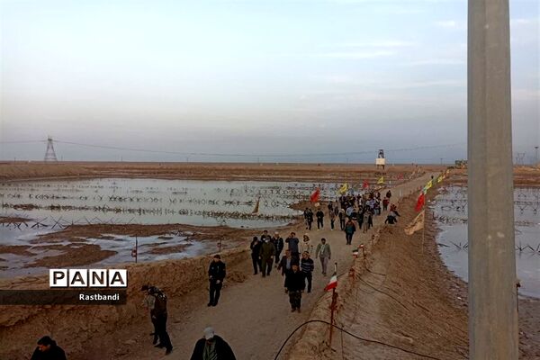 بازدید دانش‌آموزان منطقه ۱۳ از یادمان شلمچه