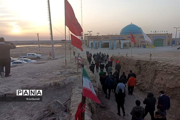بازدید دانش‌آموزان منطقه ۱۳ از یادمان شلمچه