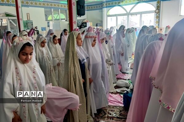 برگزاری باشکوه جشن تکلیف دانش‌آموزان  در مدرسه دانا