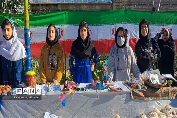 برپایی بازارچه کسب و کار دانش‌آموزی در آموزشگاه فضیلت شوشتر