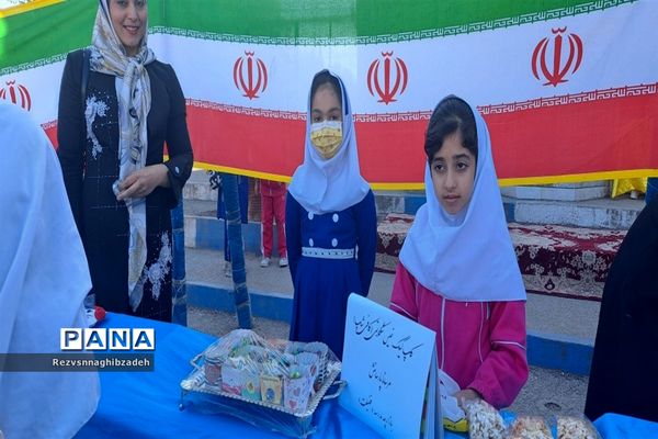 برپایی بازارچه کسب و کار دانش‌آموزی در آموزشگاه فضیلت شوشتر