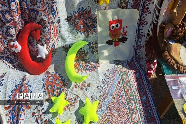 برپایی بازارچه کسب و کار دانش‌آموزی در آموزشگاه فضیلت شوشتر