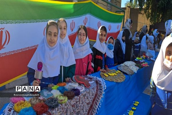 برپایی بازارچه کسب و کار دانش‌آموزی در آموزشگاه فضیلت شوشتر