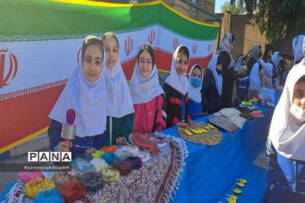 برپایی بازارچه کسب و کار دانش‌آموزی در آموزشگاه فضیلت شوشتر