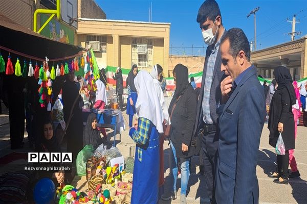 برپایی بازارچه کسب و کار دانش‌آموزی در آموزشگاه فضیلت شوشتر