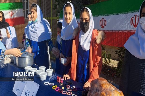 برپایی بازارچه کسب و کار دانش‌آموزی در آموزشگاه فضیلت شوشتر