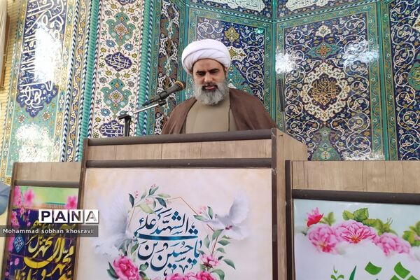 پرچم گردانی در نماز جمعه ملارد