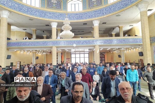 پرچم گردانی در نماز جمعه ملارد