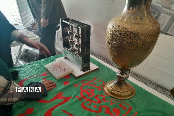 پرچم گردانی در نماز جمعه ملارد