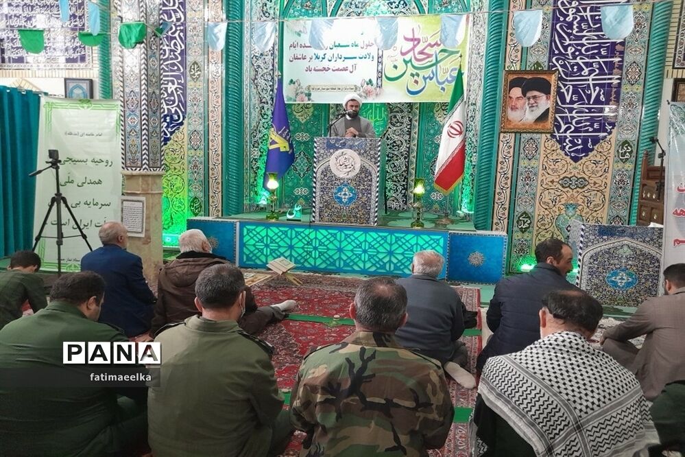حضور پاسداران در نماز جمعه به مناسبت روز پاسدار
