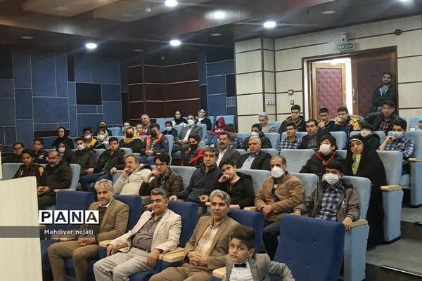 برگزاری نشست‌هایی صمیمانه با اولیای دانش‌آموزان در دبیرستان شهید بهشتی رودهن