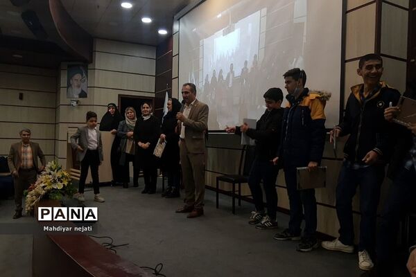 برگزاری نشست‌هایی صمیمانه با اولیای دانش‌آموزان در دبیرستان شهید بهشتی رودهن