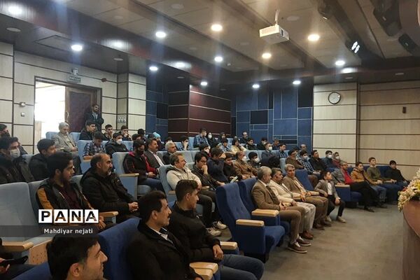 برگزاری نشست‌هایی صمیمانه با اولیای دانش‌آموزان در دبیرستان شهید بهشتی رودهن