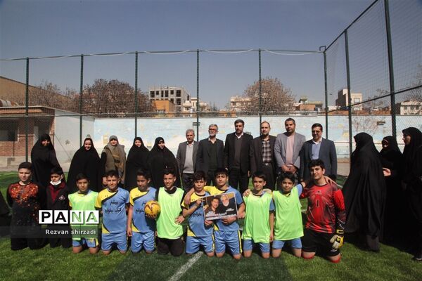 افتتاحیه زمین چمن دبستان پسرانه کوثر آموزش و پرورش منطقه 4 شهر تهران