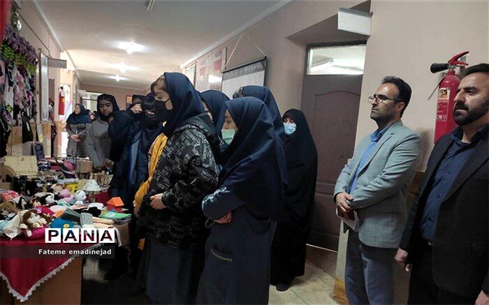 طرح مدرسه انقلاب در تمامی مدارس متوسطه رودهن برگزار شد
