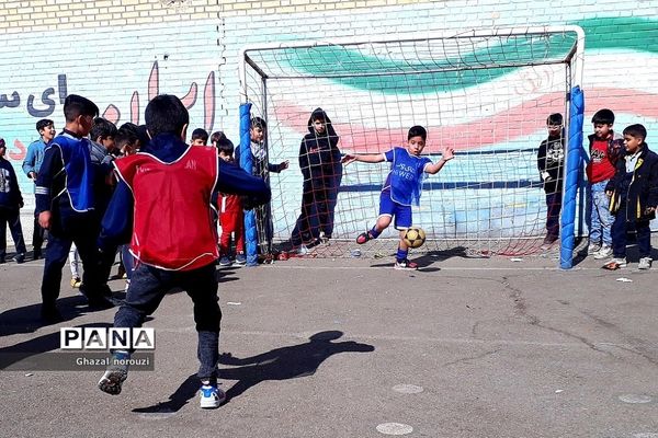 برگزاری المپیاد درون مدرسه‌ای در دبستان کشاورز بهارستان ۲