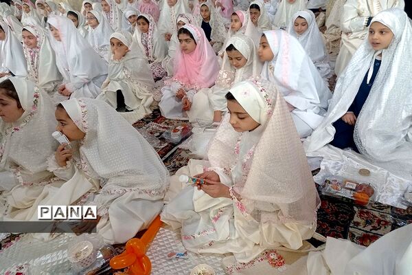 جشن تکلیف دانش‌آموزان دبستان دخترانه نیایش شهرستان قدس