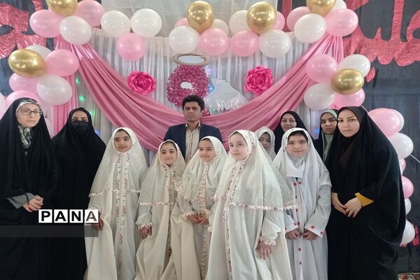 جشن تکلیف دانش‌آموزان دبستان دخترانه نیایش شهرستان قدس