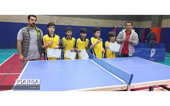 تیم منتخب دانش‌آموزان پسر منطقه 4 بر سکوی اول مسابقات تنیس روی میز ایستادند