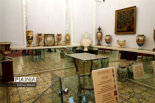 بازدید دانش‌آموزان آموزشگاه الزهرا(س) اسلامشهر از کاخ گلستان