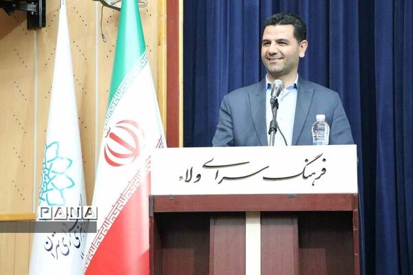 برگزاری مراسم بیست و دومین دوره آیین تنفیذ احکام شهرداران مدارس منتخب منطقه درفرهنگسرای ولای شهرری